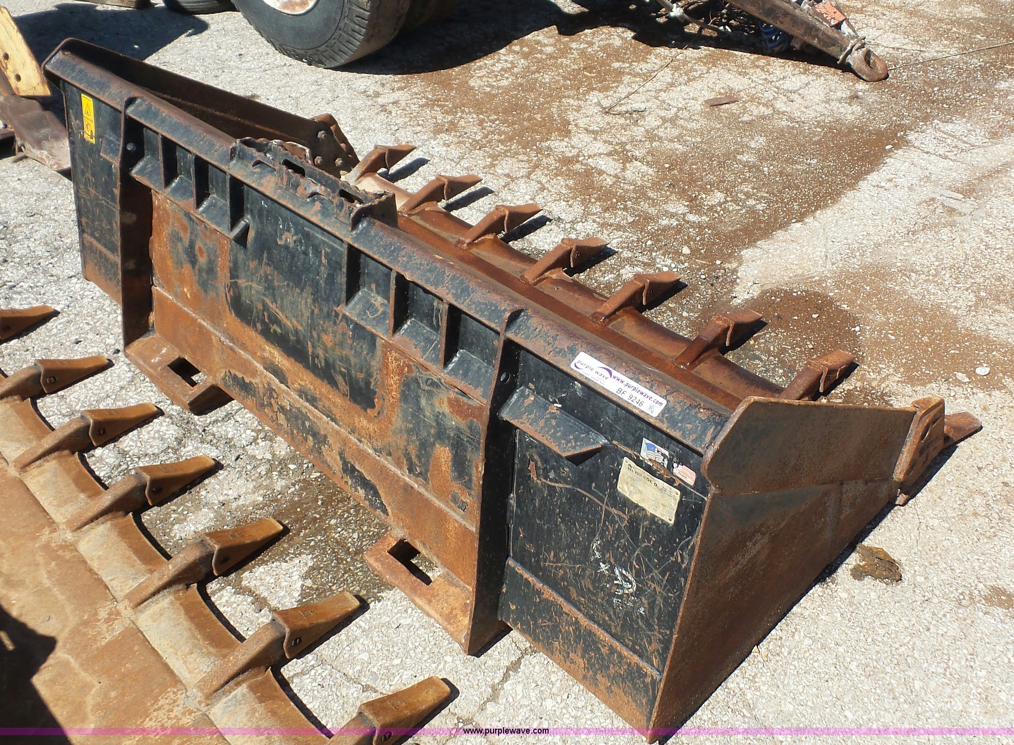 Bradco skid steer bucket in Lawrence, KS Item BF9246 sold Purple Wave