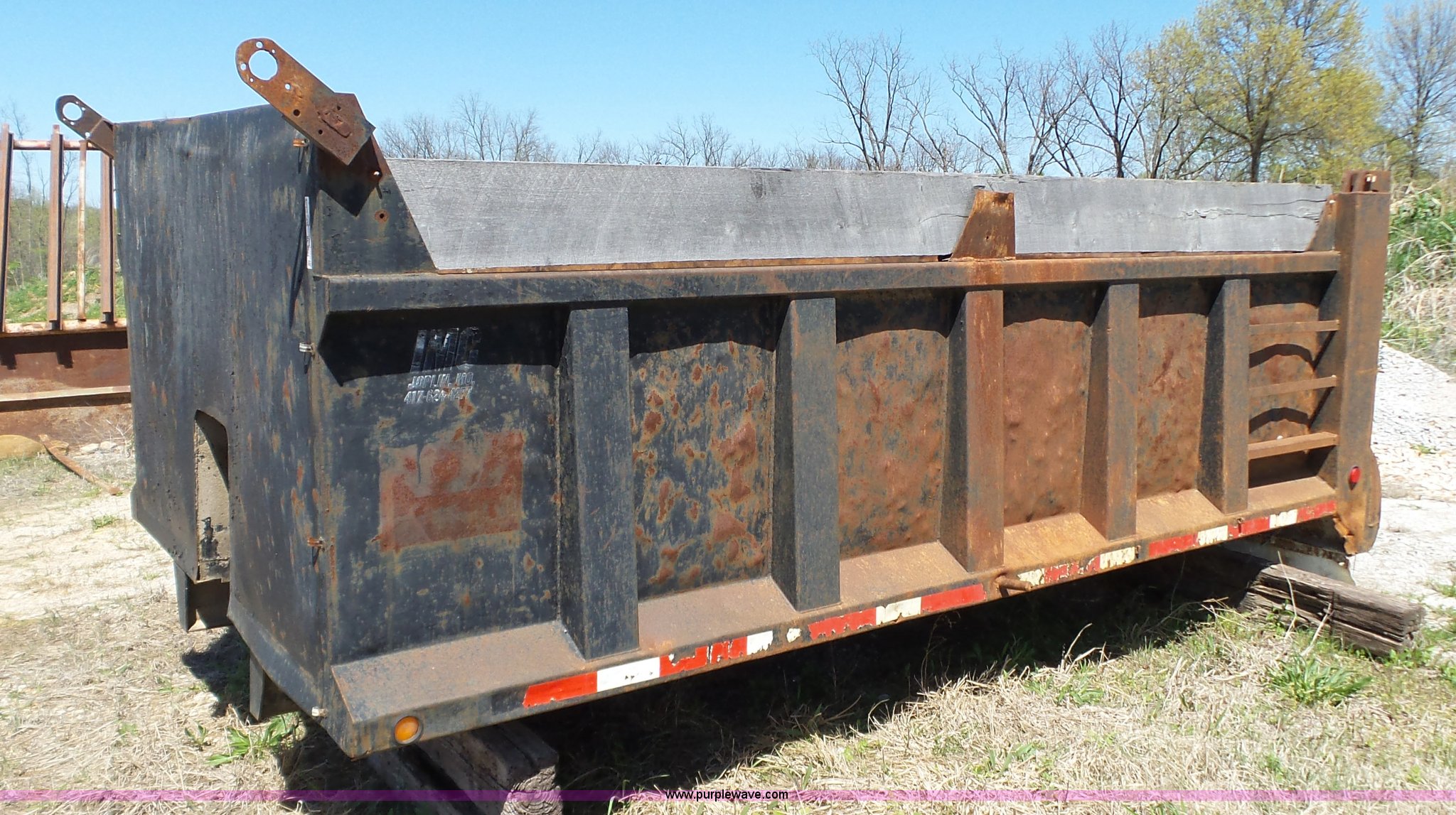 Dump bed in Miami, OK Item BL9524 sold Purple Wave