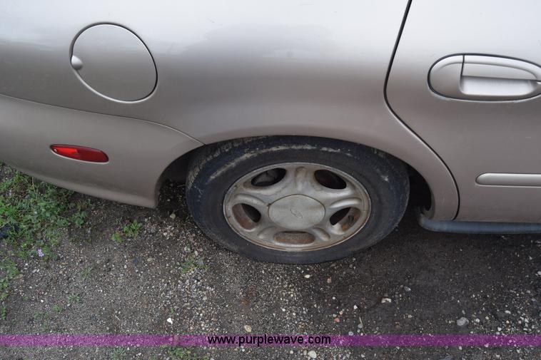 image for item AW9914 1998 Ford Taurus LX