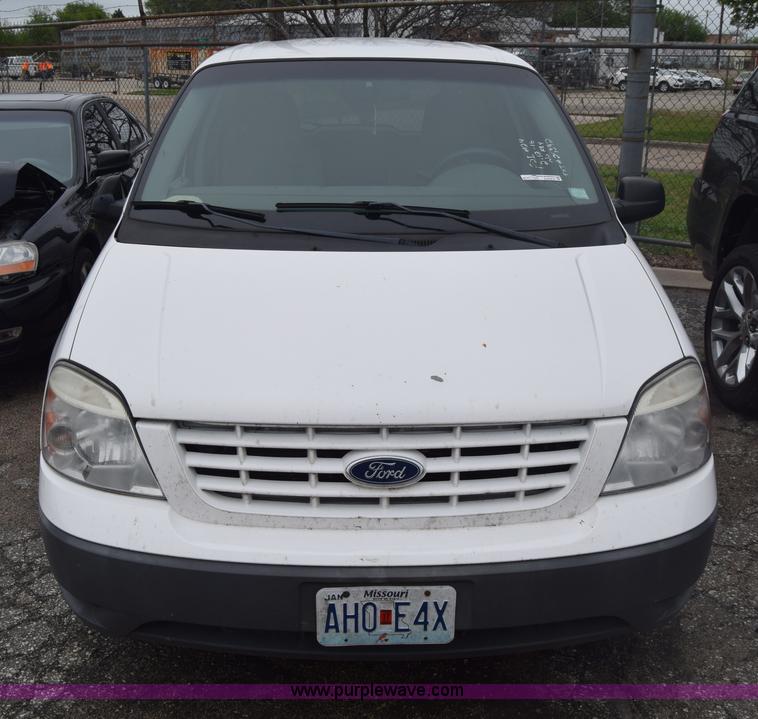 image for item AW9918 2005 Ford Freestar van