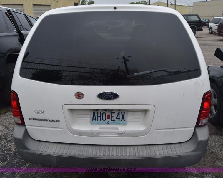 image for item AW9918 2005 Ford Freestar van