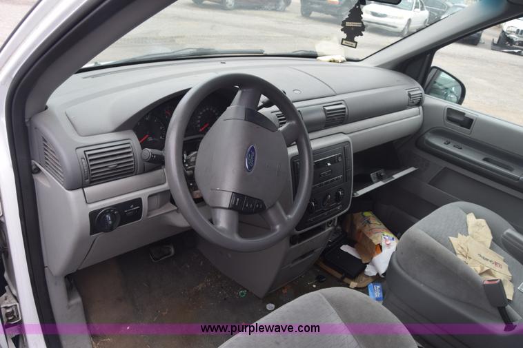 image for item AW9918 2005 Ford Freestar van