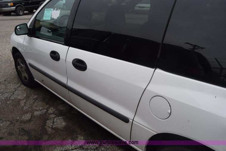 image for item AW9918 2005 Ford Freestar van