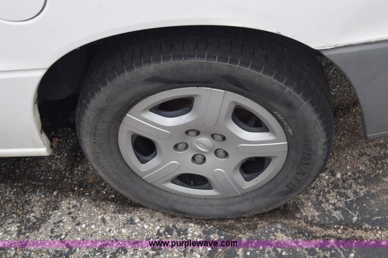 image for item AW9918 2005 Ford Freestar van