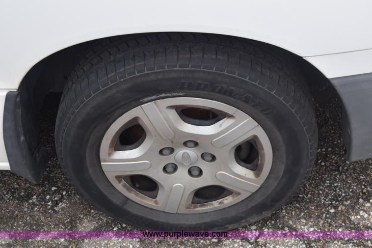 image for item AW9918 2005 Ford Freestar van