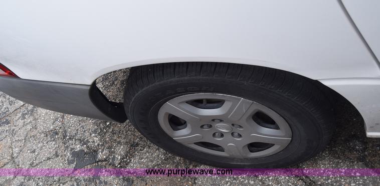 image for item AW9918 2005 Ford Freestar van