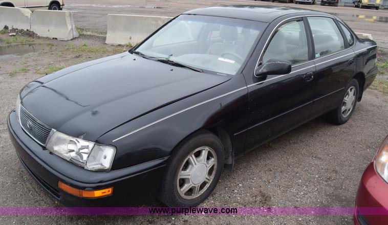 image for item AW9925 1996 Toyota Avalon