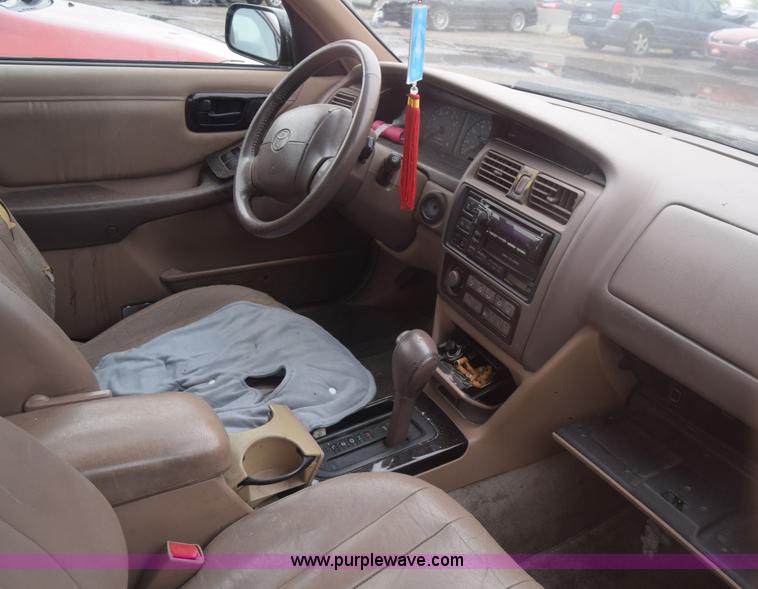 image for item AW9925 1996 Toyota Avalon