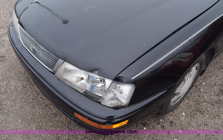 image for item AW9925 1996 Toyota Avalon