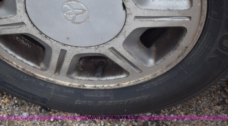 image for item AW9925 1996 Toyota Avalon