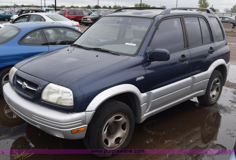 image for item AW9926 1999 Suzuki Grand Vitara SUV