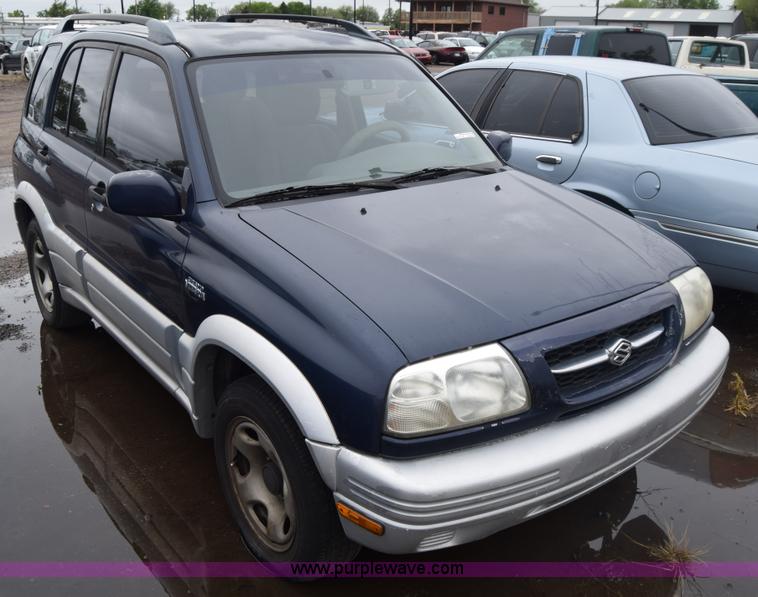 image for item AW9926 1999 Suzuki Grand Vitara SUV