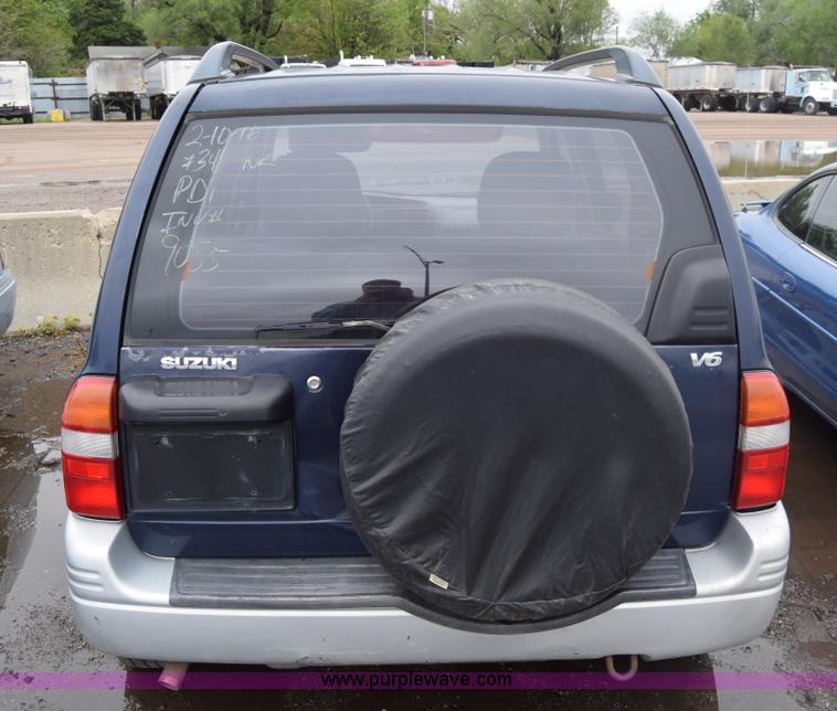 image for item AW9926 1999 Suzuki Grand Vitara SUV
