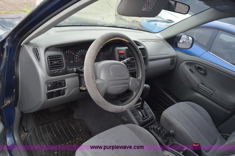 image for item AW9926 1999 Suzuki Grand Vitara SUV
