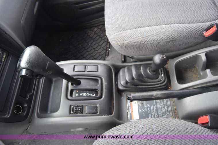 image for item AW9926 1999 Suzuki Grand Vitara SUV