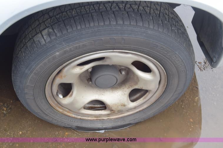 image for item AW9926 1999 Suzuki Grand Vitara SUV