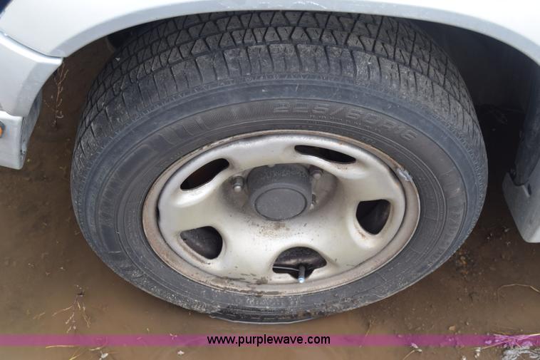 image for item AW9926 1999 Suzuki Grand Vitara SUV