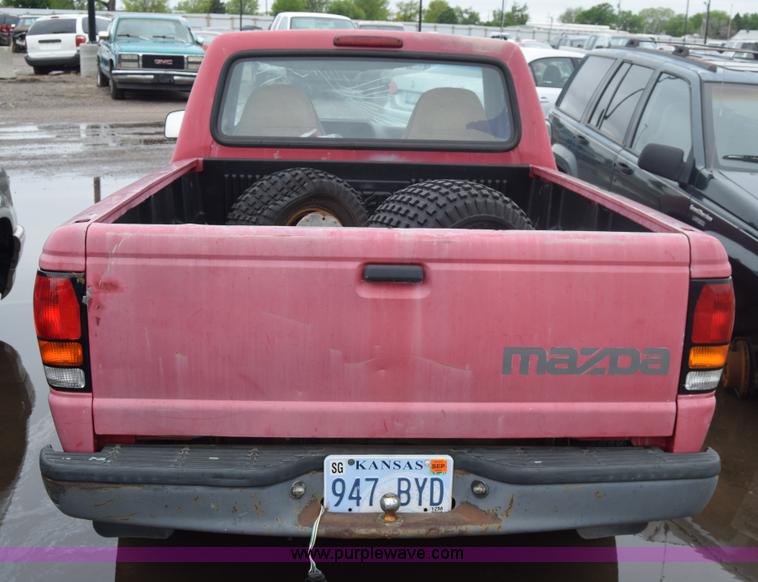 image for item AW9927 1994 Mazda B2300 pickup truck