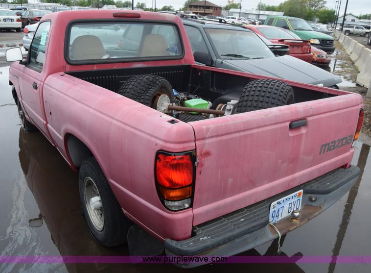 image for item AW9927 1994 Mazda B2300 pickup truck