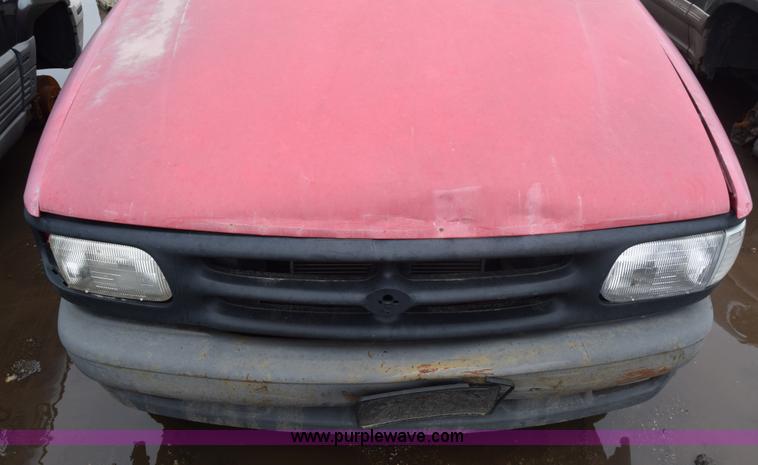 image for item AW9927 1994 Mazda B2300 pickup truck