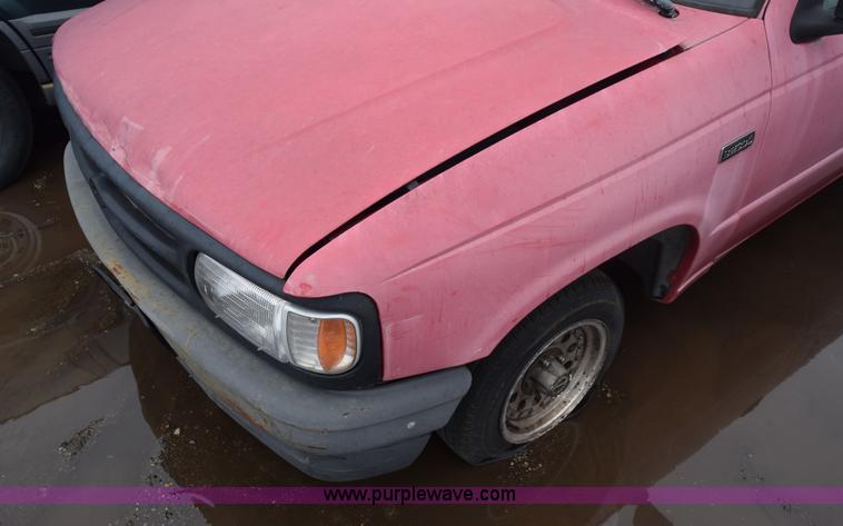 image for item AW9927 1994 Mazda B2300 pickup truck