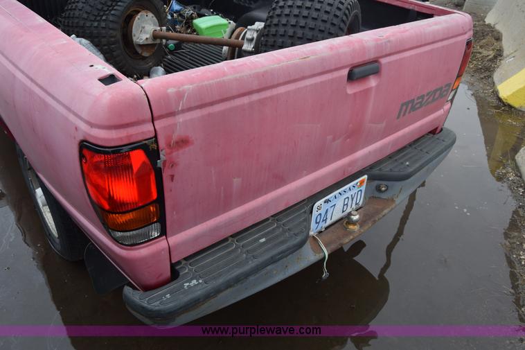 image for item AW9927 1994 Mazda B2300 pickup truck
