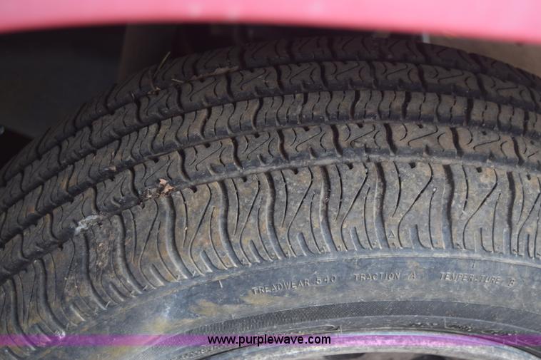 image for item AW9927 1994 Mazda B2300 pickup truck