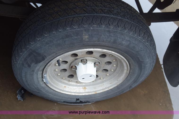 image for item AW9927 1994 Mazda B2300 pickup truck