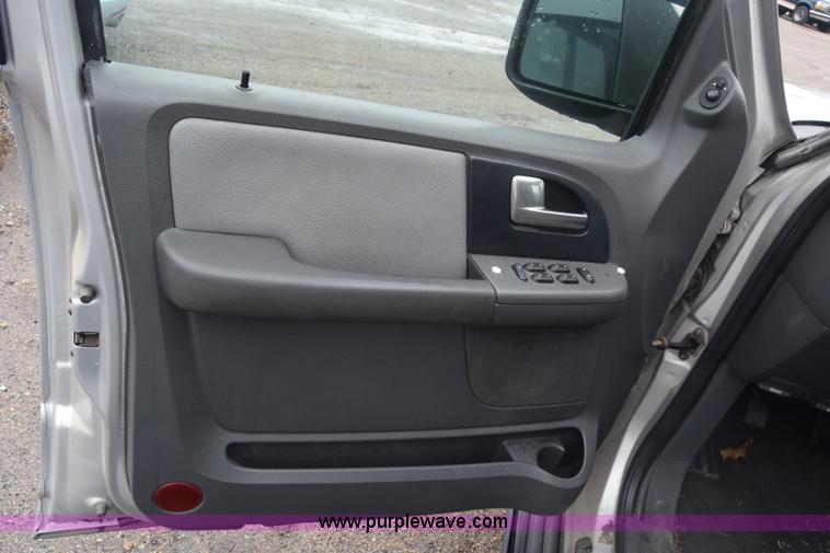 image for item AW9930 2003 Ford Expedition SUV