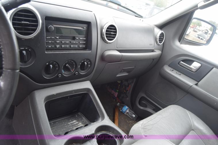 image for item AW9930 2003 Ford Expedition SUV
