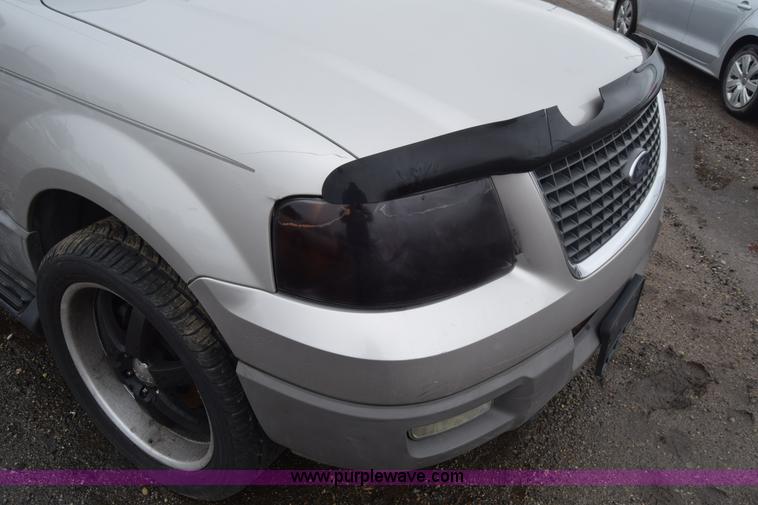 image for item AW9930 2003 Ford Expedition SUV