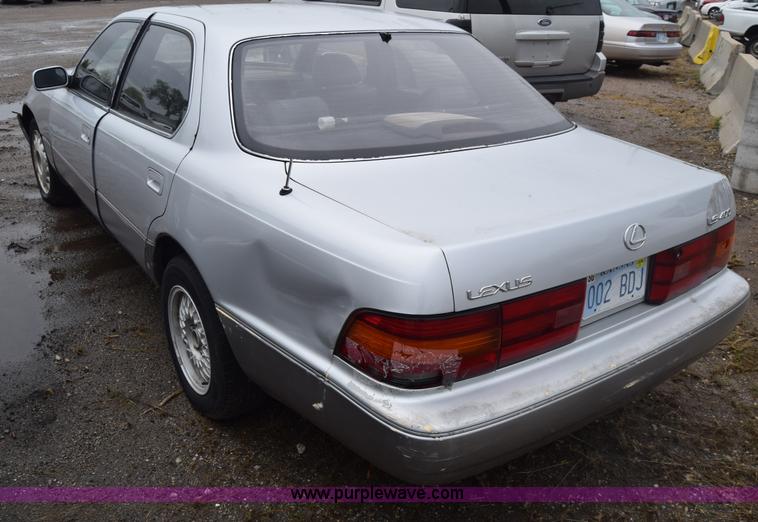 image for item AW9933 1991 Lexus LS400