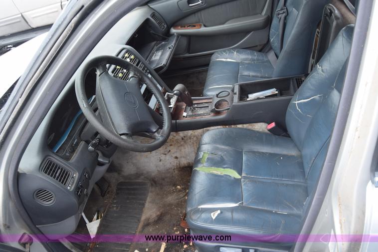 image for item AW9933 1991 Lexus LS400