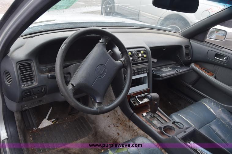 image for item AW9933 1991 Lexus LS400