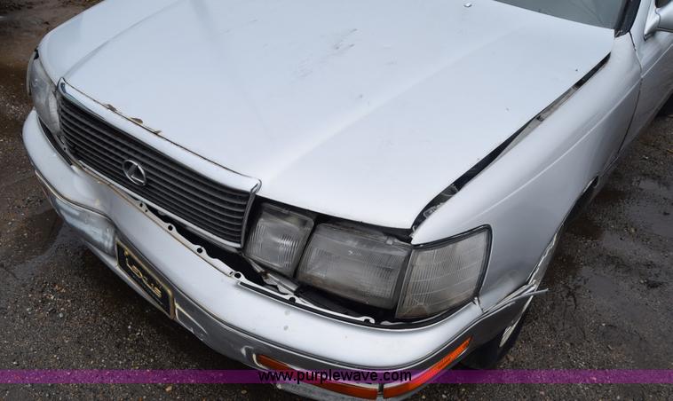 image for item AW9933 1991 Lexus LS400
