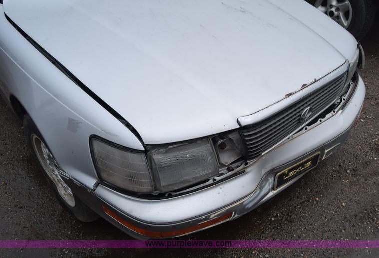 image for item AW9933 1991 Lexus LS400