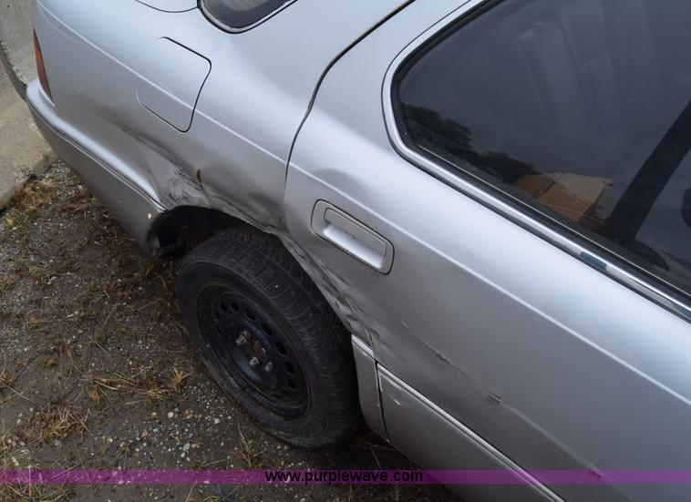 image for item AW9933 1991 Lexus LS400