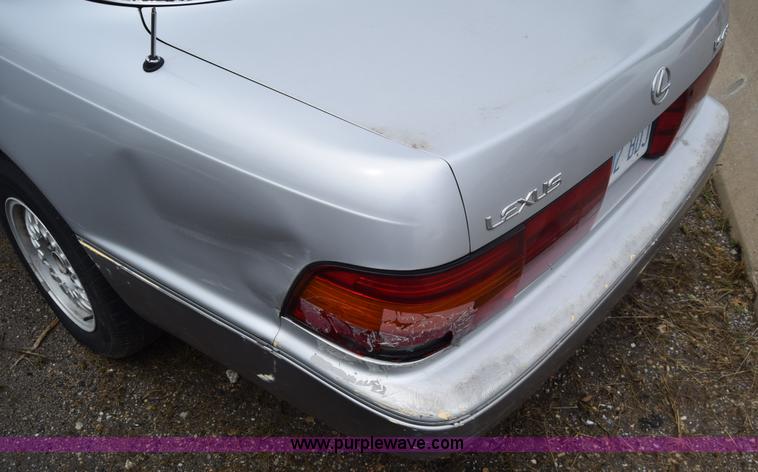 image for item AW9933 1991 Lexus LS400