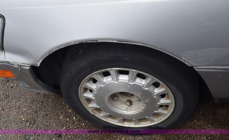 image for item AW9933 1991 Lexus LS400