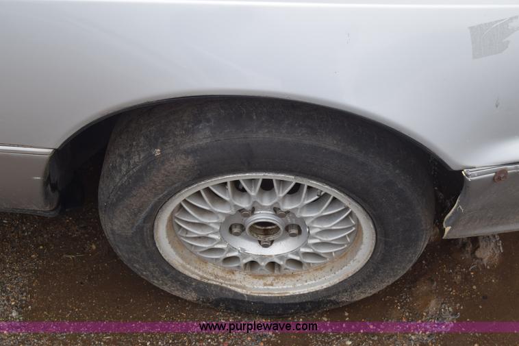 image for item AW9933 1991 Lexus LS400