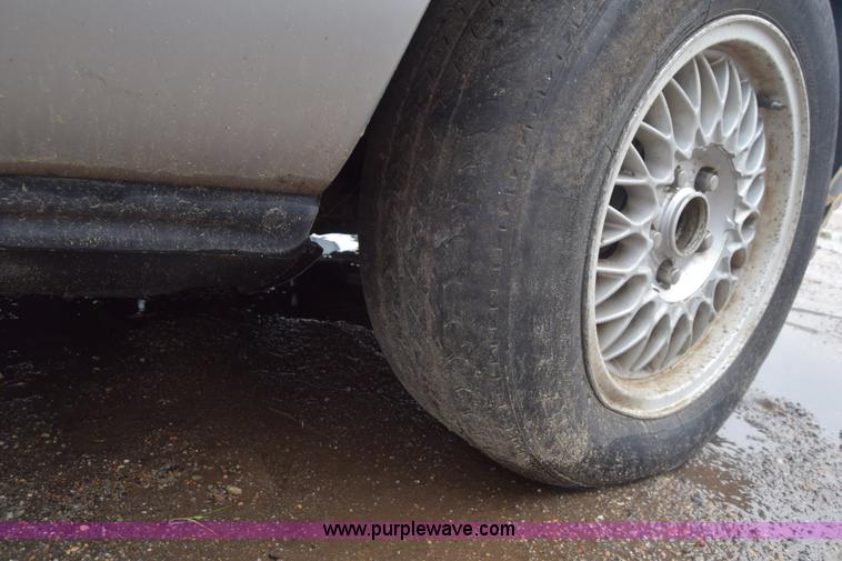 image for item AW9933 1991 Lexus LS400