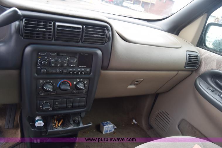 image for item AW9934 1999 Chevrolet Venture van