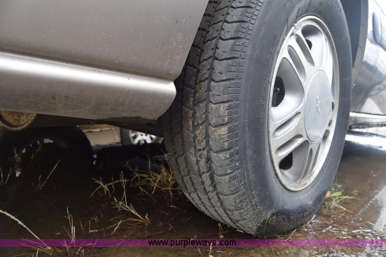 image for item AW9934 1999 Chevrolet Venture van