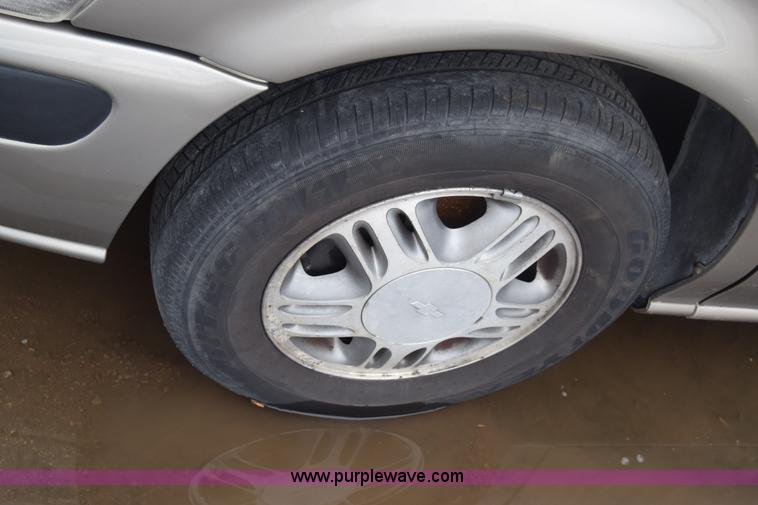 image for item AW9934 1999 Chevrolet Venture van