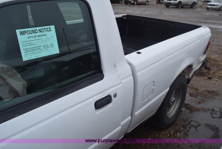 image for item AW9938 2005 Ford Ranger pickup truck