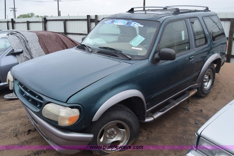 image for item AW9941 1995 Ford Explorer SUV