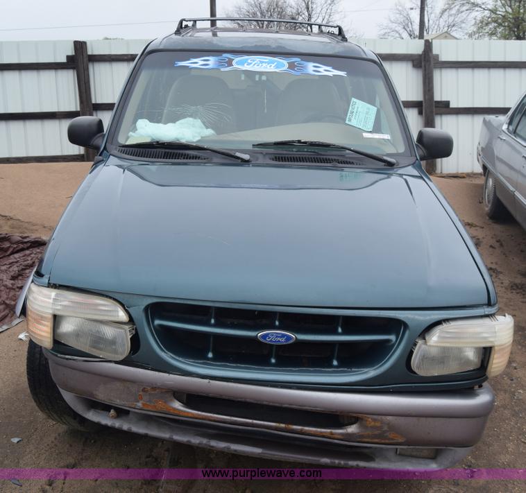 image for item AW9941 1995 Ford Explorer SUV