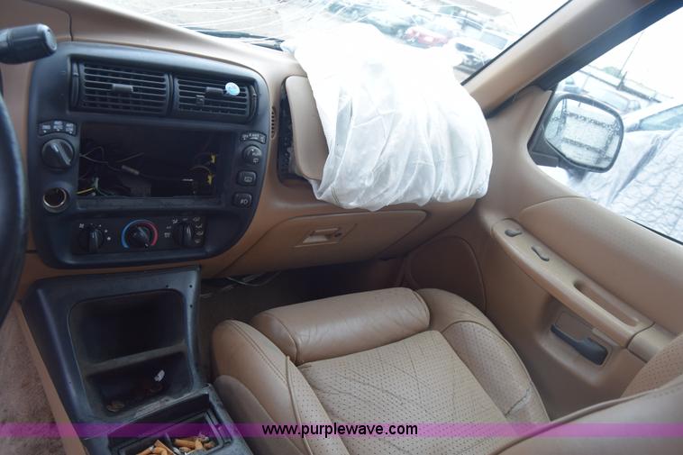 image for item AW9941 1995 Ford Explorer SUV