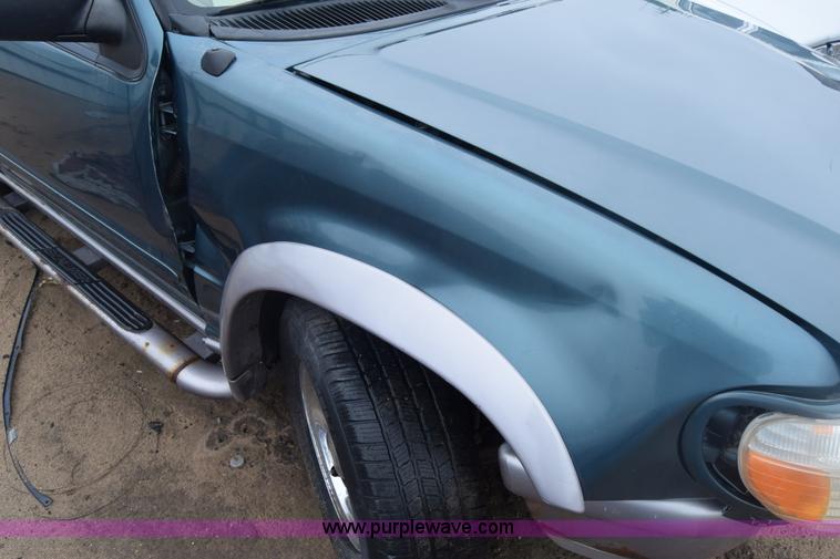 image for item AW9941 1995 Ford Explorer SUV