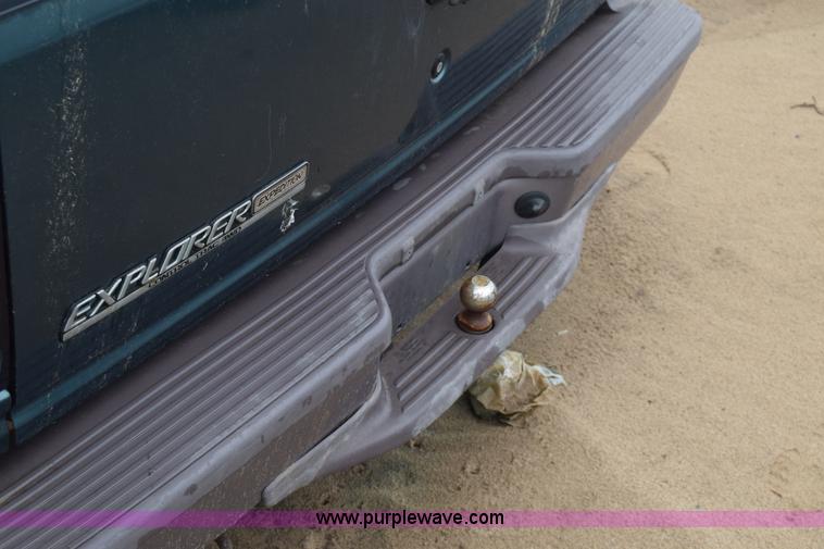 image for item AW9941 1995 Ford Explorer SUV